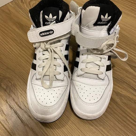 brand new forum mid adidas shoes
women’s size 6.5 - Picture 3 of 4